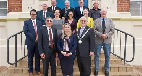 Council vote for minimum increase