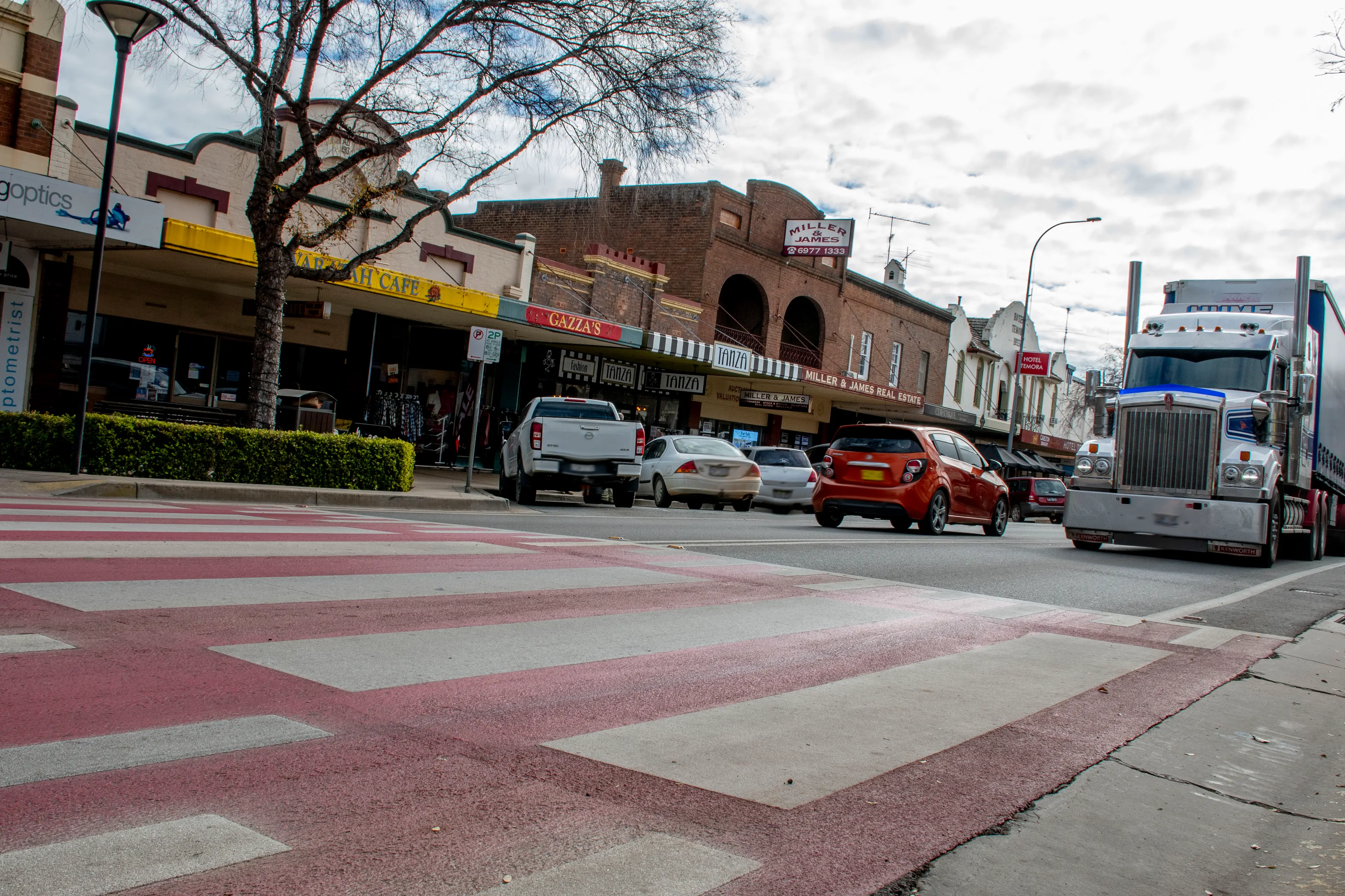 <p>Residents are asked to take care when crossing Hoskins Street. PHOTO: Noel Fisher</p>\\n