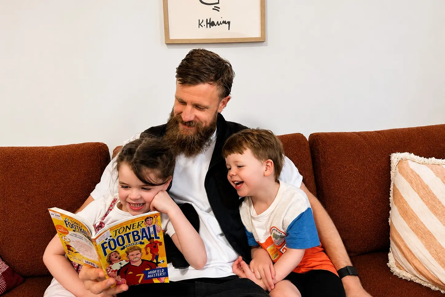 <p>Socceroos goalkeeper Andrew Redmayne has been named the 2026 Community Sports Dad of the Year Ambassador.</p>\\n