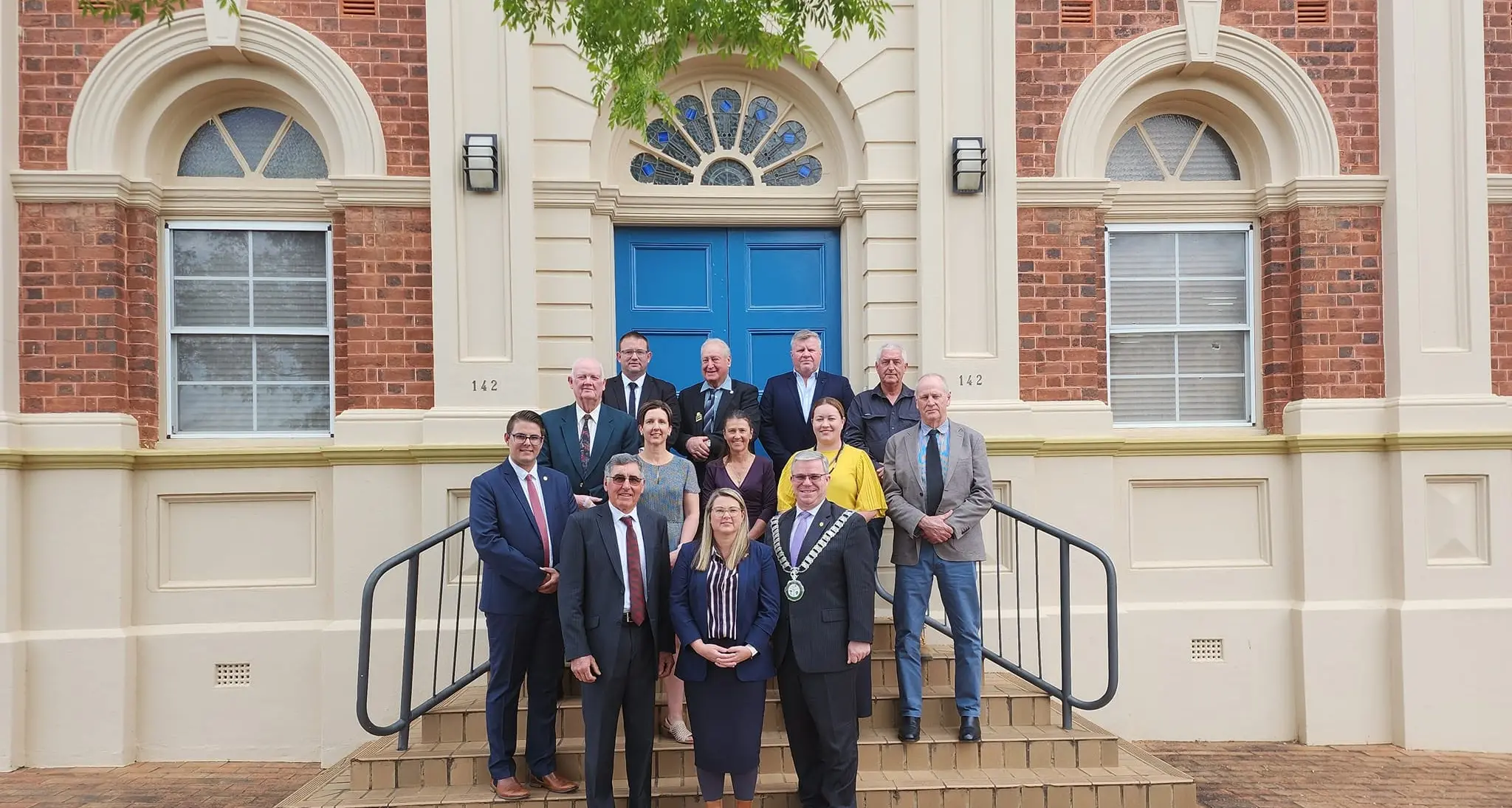 Council to investigate implications of reducing number of councillors