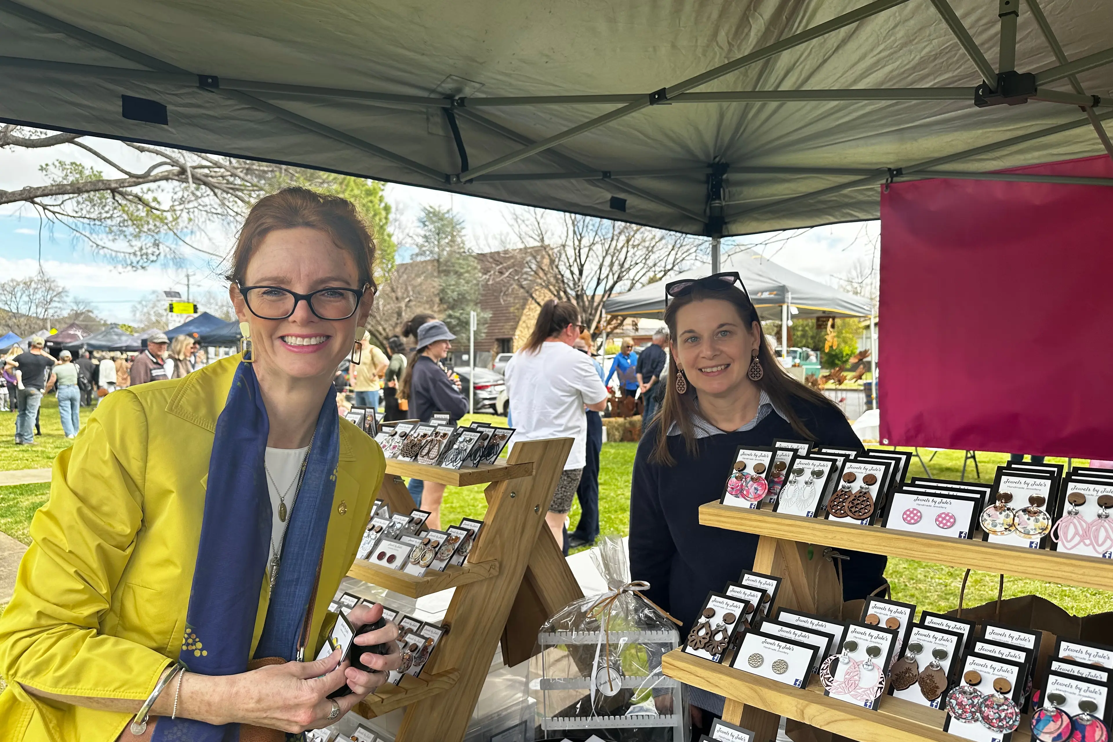 <p>Member for Cootamundra Steph Cooke is encouraging locals to make the most of their community markets in the lead up to Christmas.</p>\\n